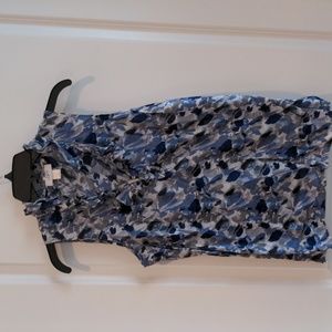 NWOT Loft V Neck Sleeveless Blouse with Ruffled Collar Size: M